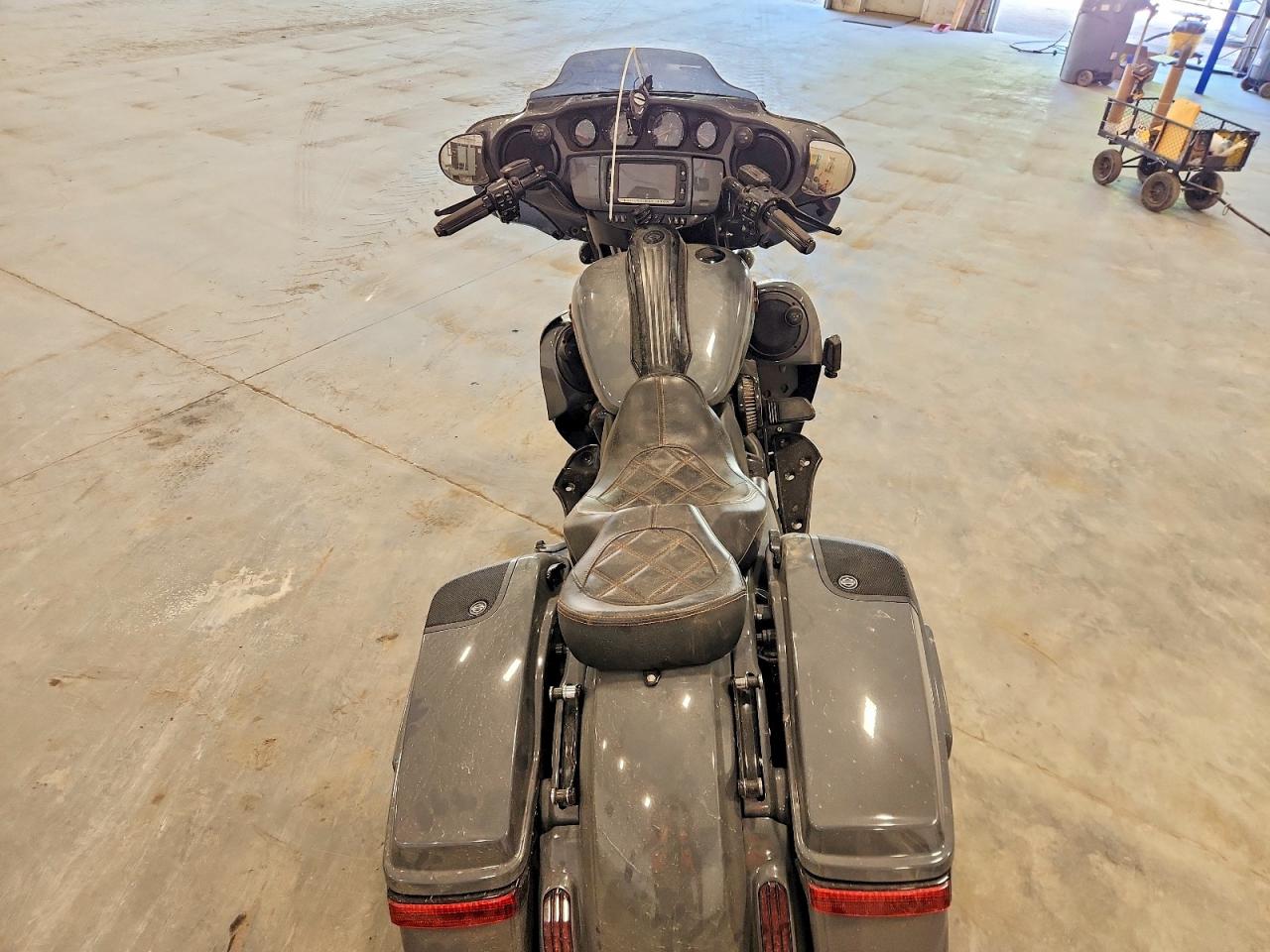 2018 HARLEY-DAVIDSON FL