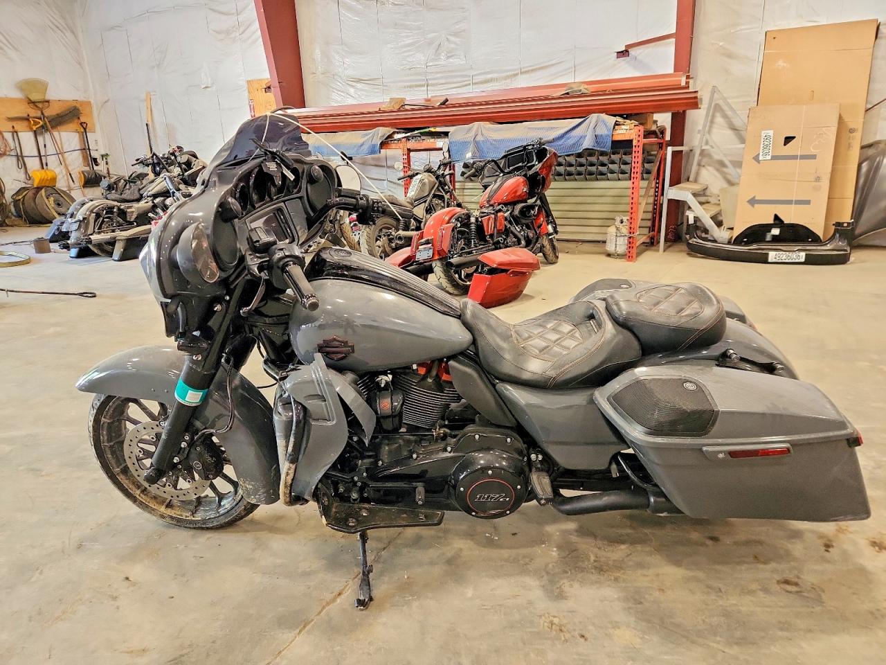 2018 HARLEY-DAVIDSON FL