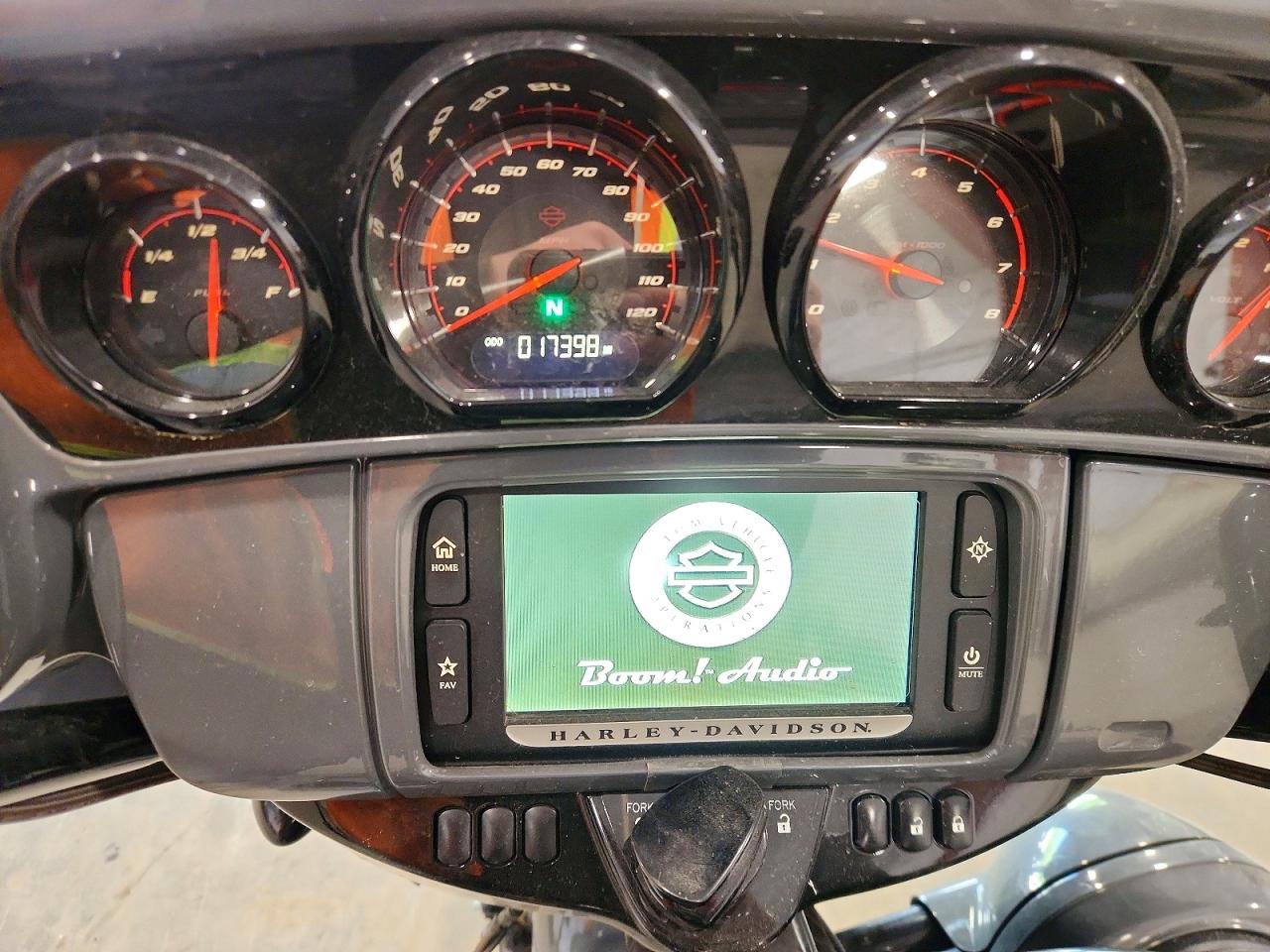 2018 HARLEY-DAVIDSON FL