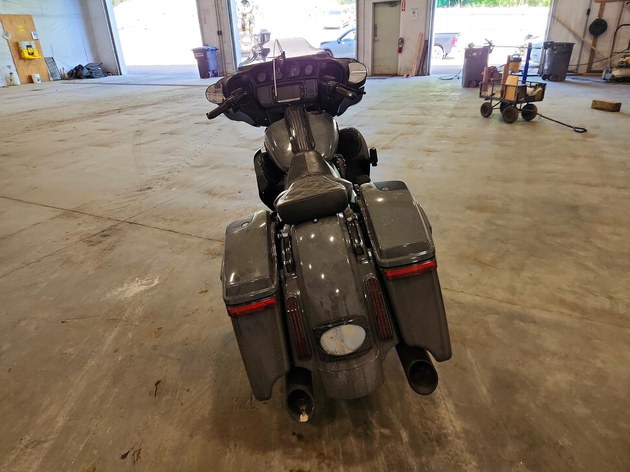 2018 HARLEY-DAVIDSON FL