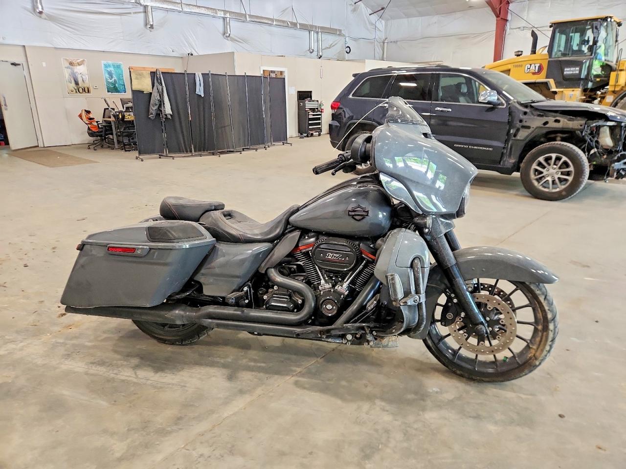 2018 HARLEY-DAVIDSON FL