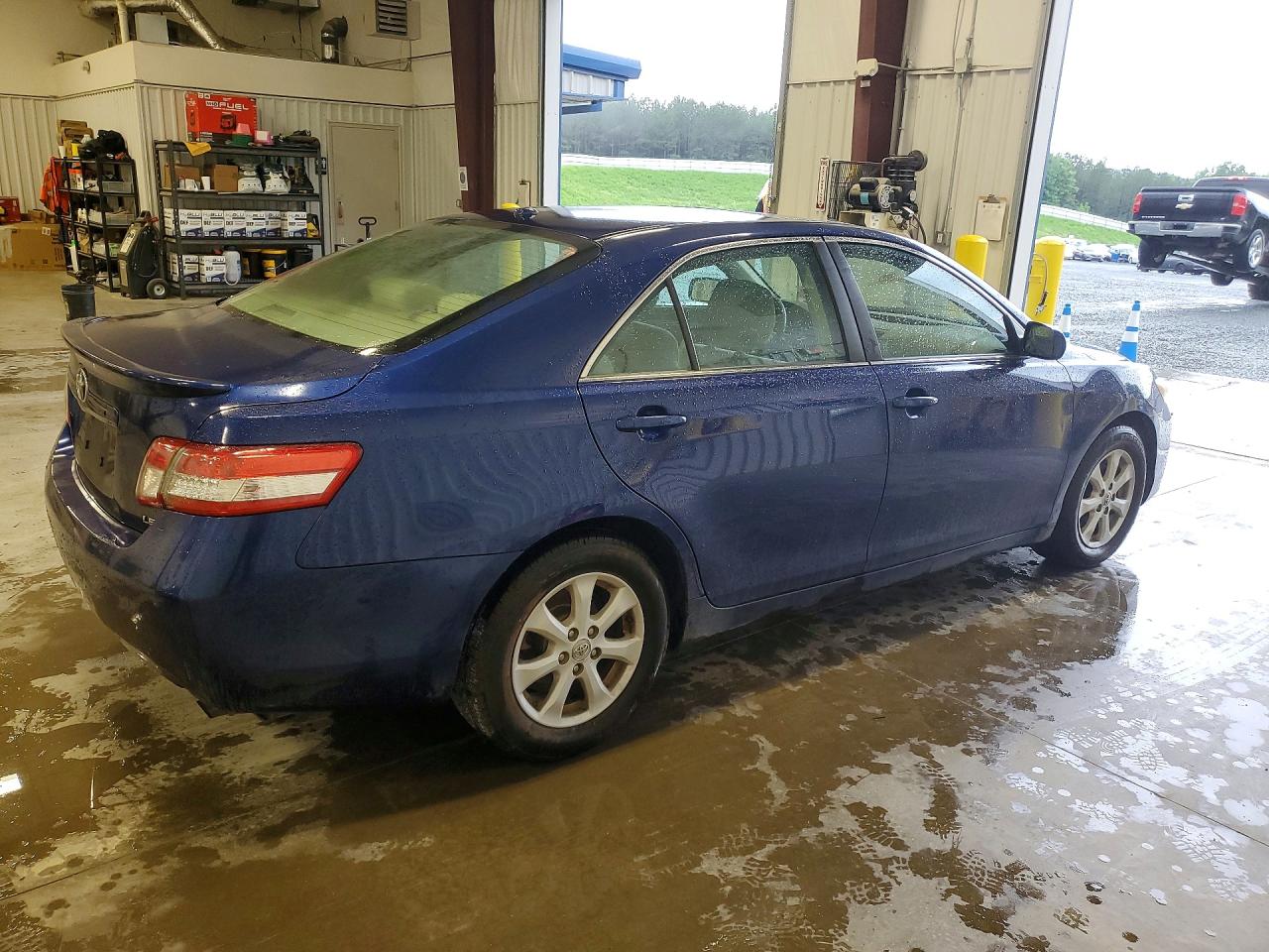 2011 TOYOTA CAMRY
