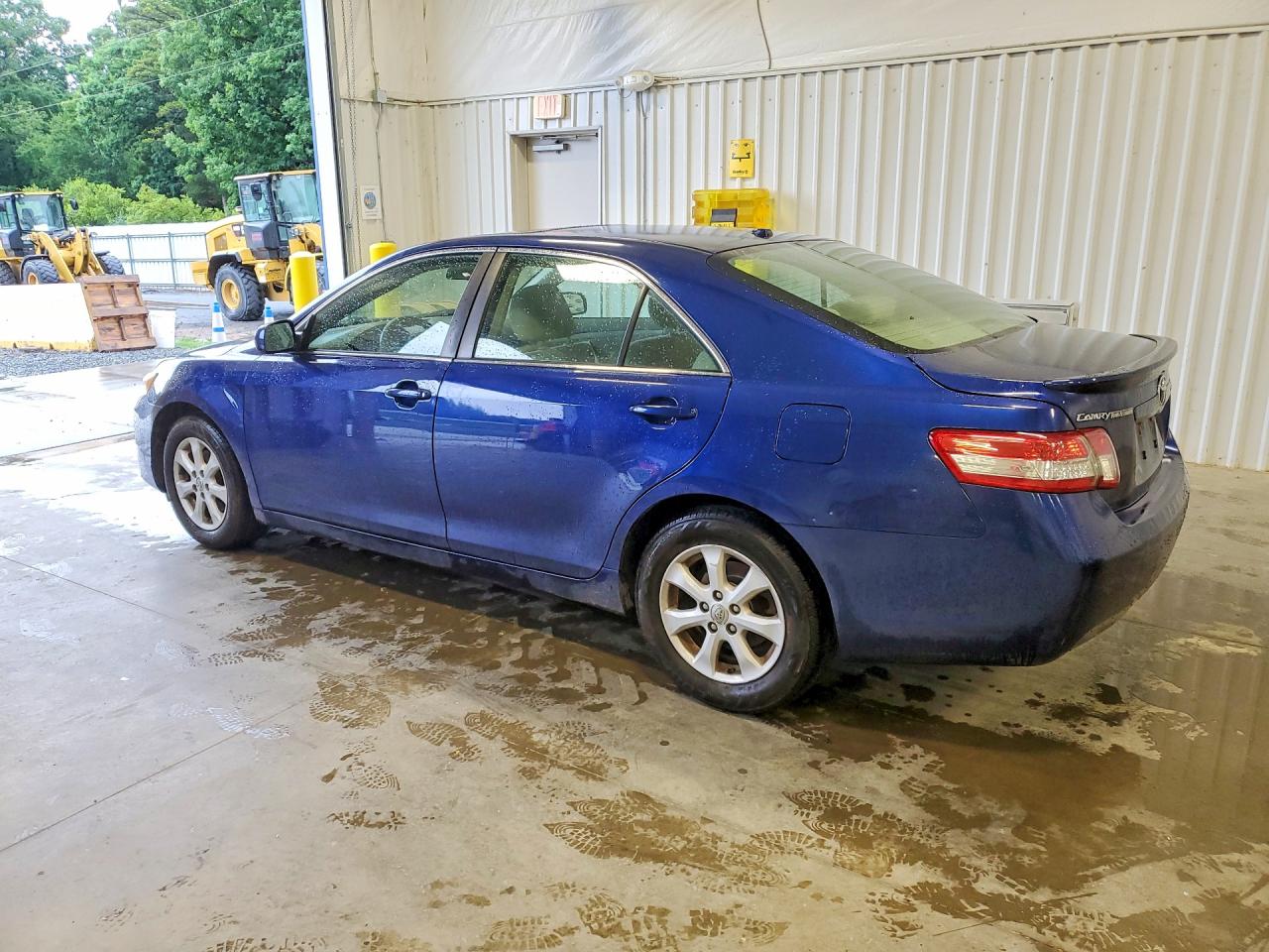 2011 TOYOTA CAMRY