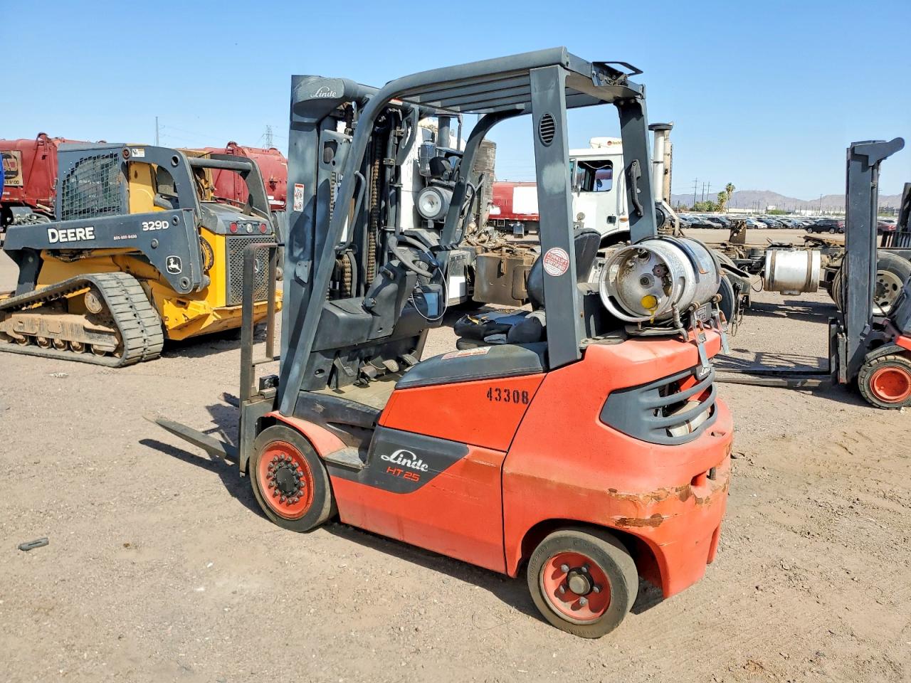 2017 LIND FORKLIFT