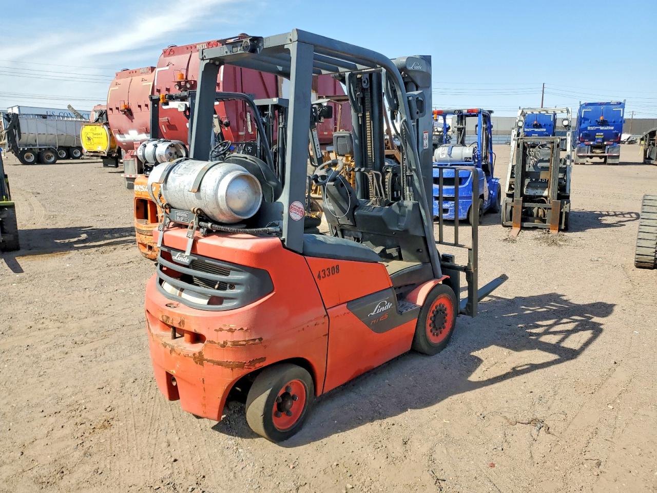 2017 LIND FORKLIFT