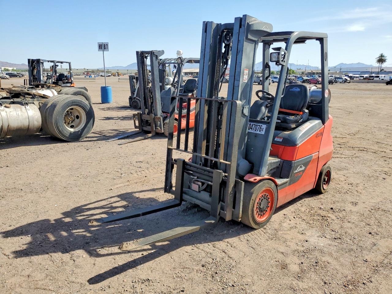 2017 LIND FORKLIFT