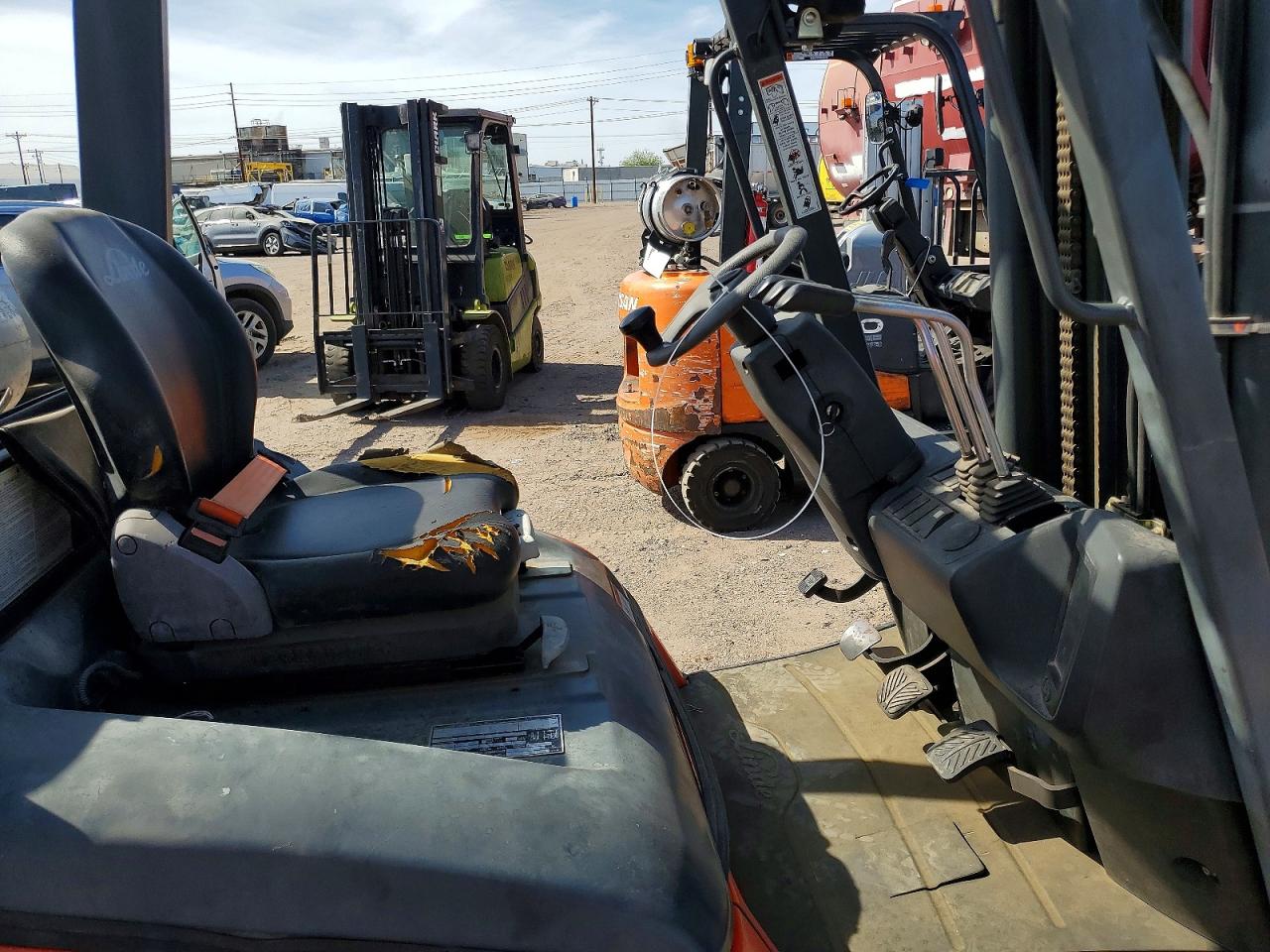 2017 LIND FORKLIFT