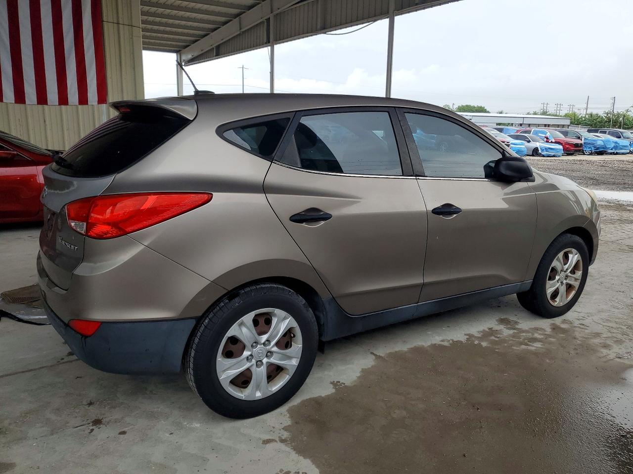 2010 HYUNDAI TUCSON