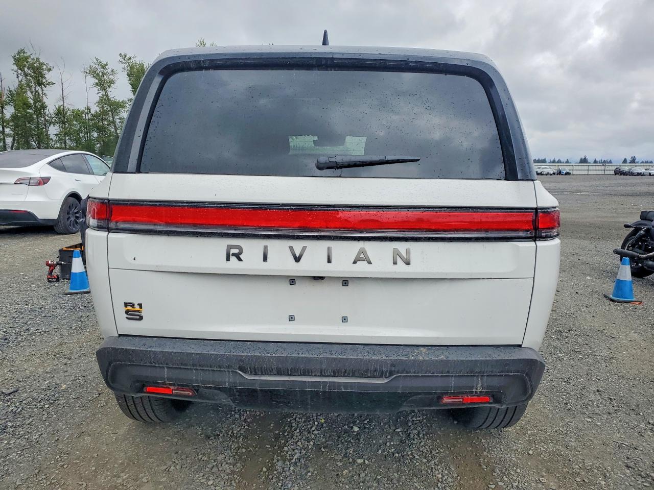 2026 RIVIAN RIS