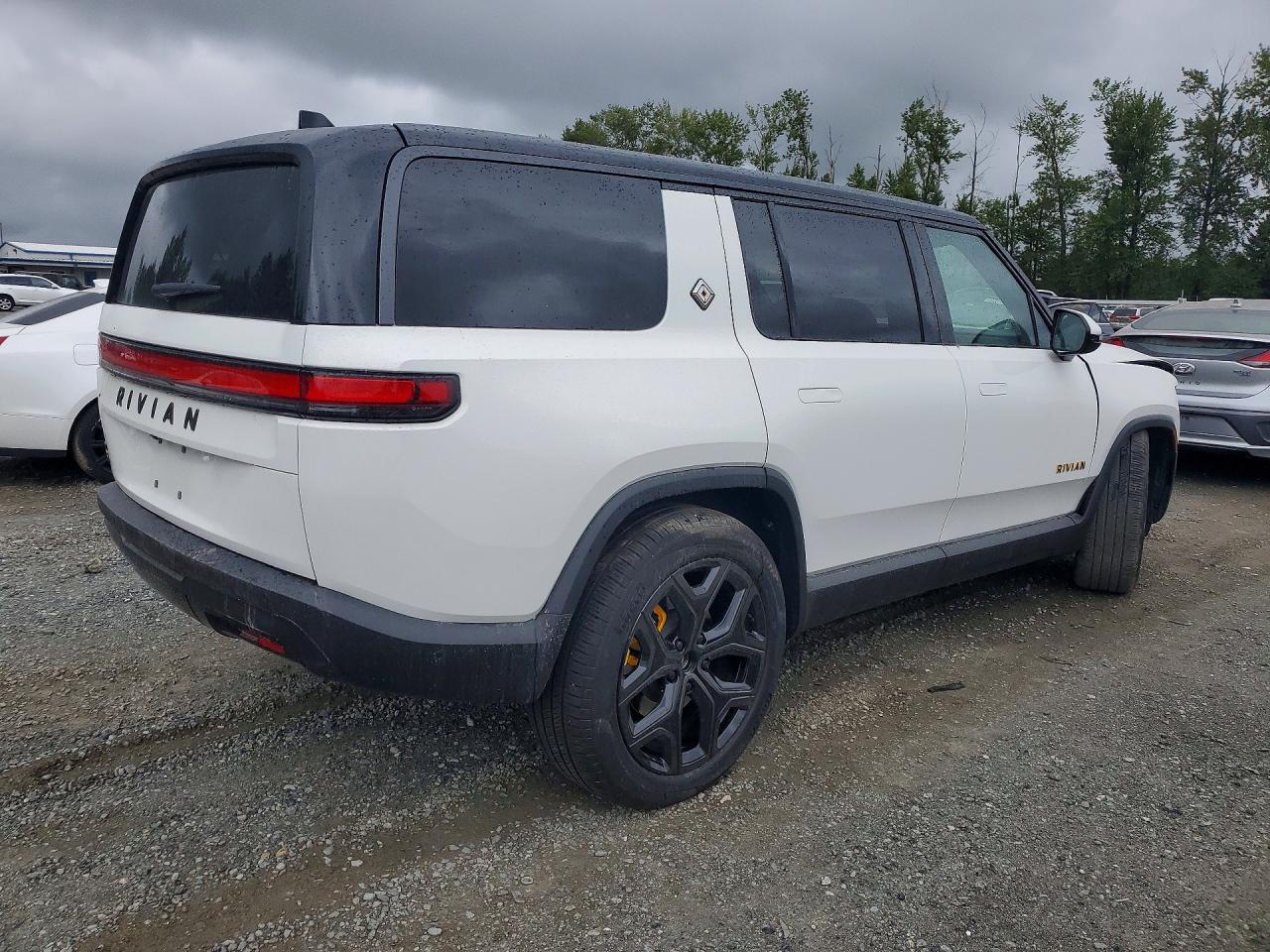 2026 RIVIAN RIS