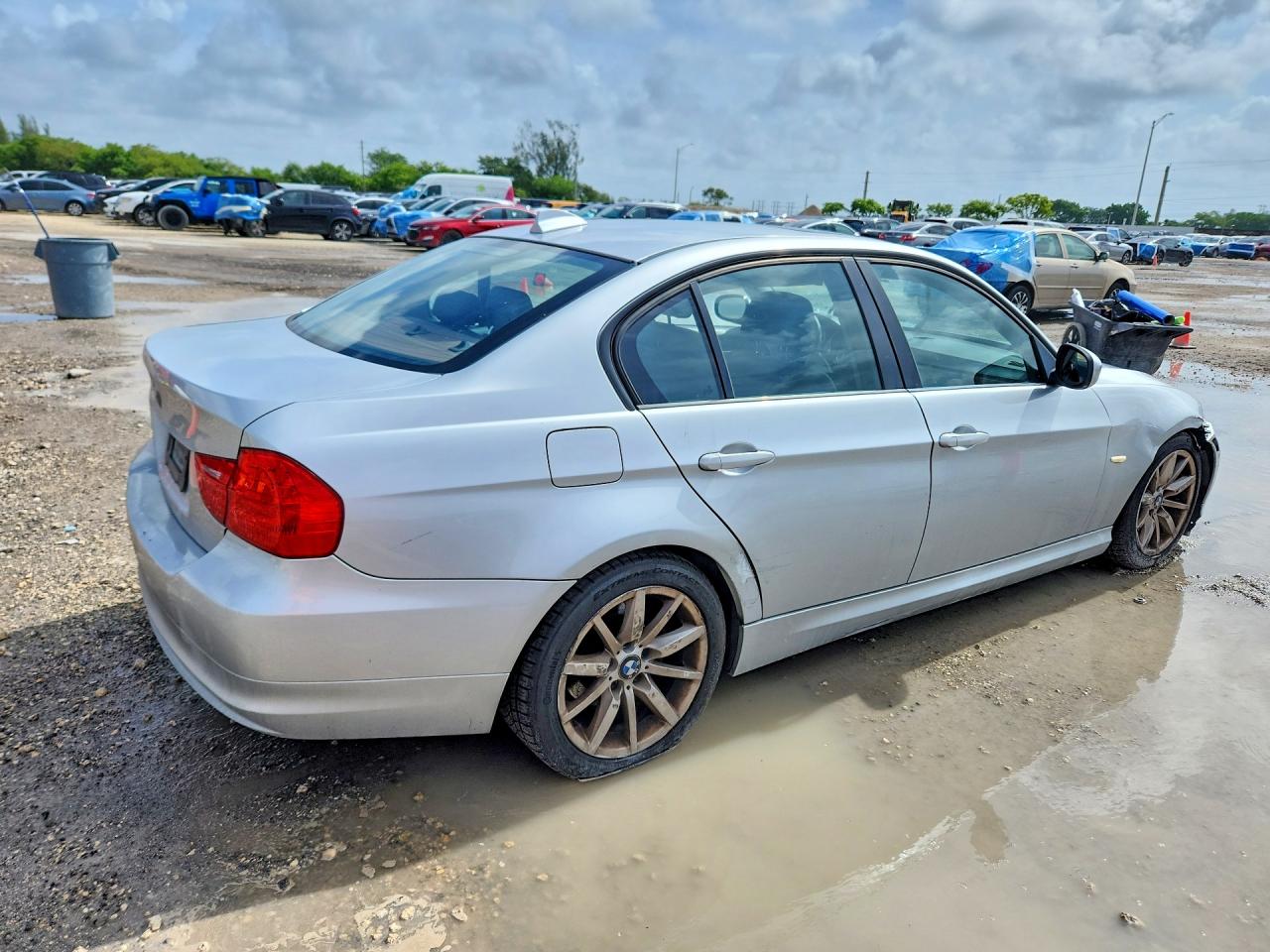 2011 BMW 3 SERIES