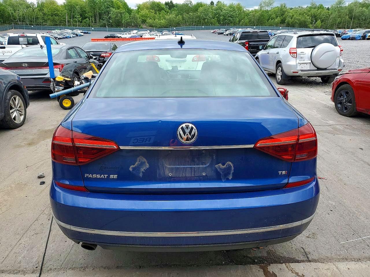 2017 VOLKSWAGEN PASSAT