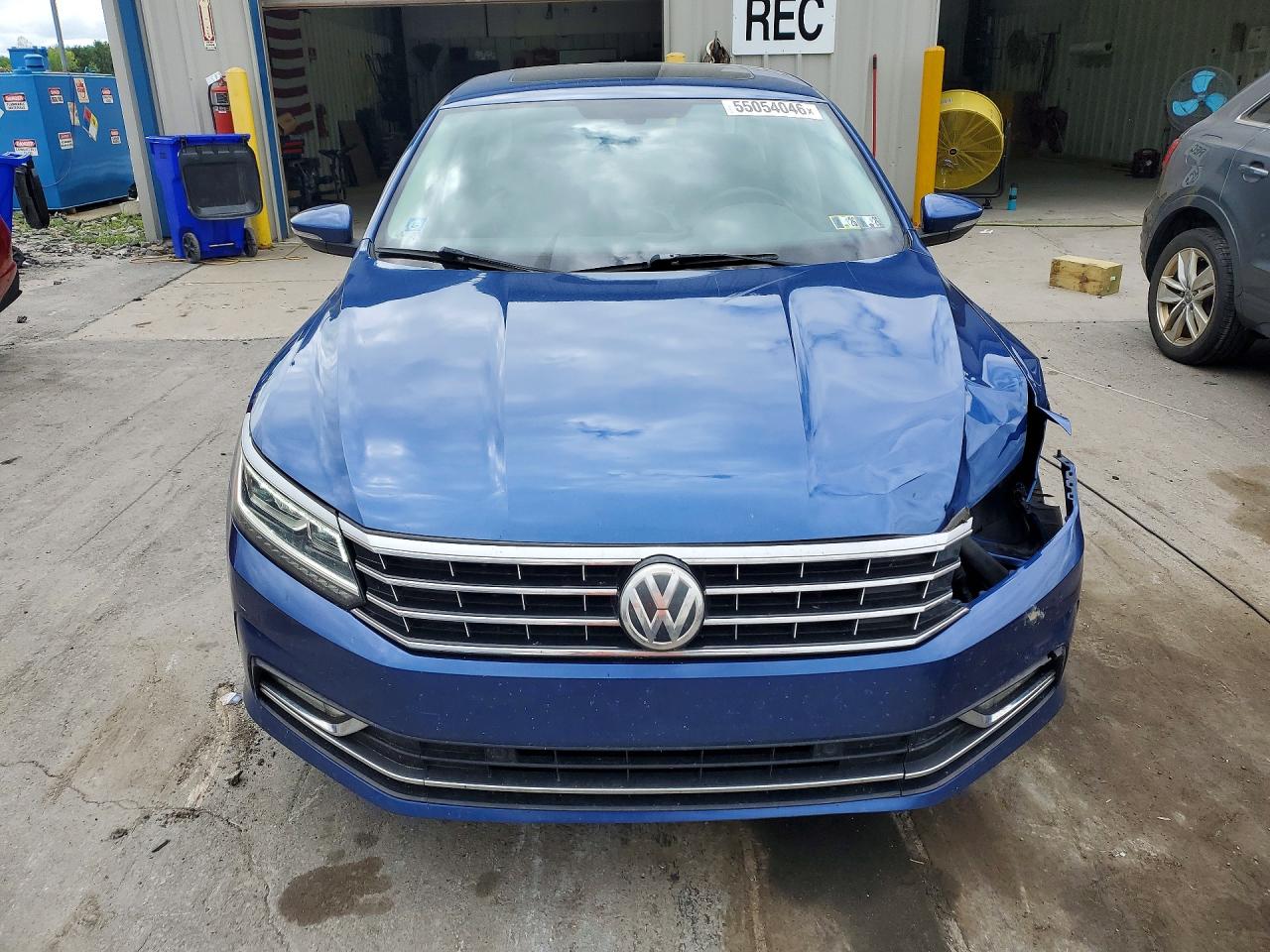 2017 VOLKSWAGEN PASSAT