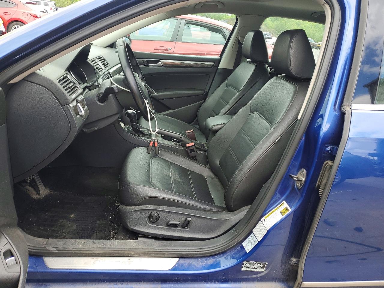 2017 VOLKSWAGEN PASSAT