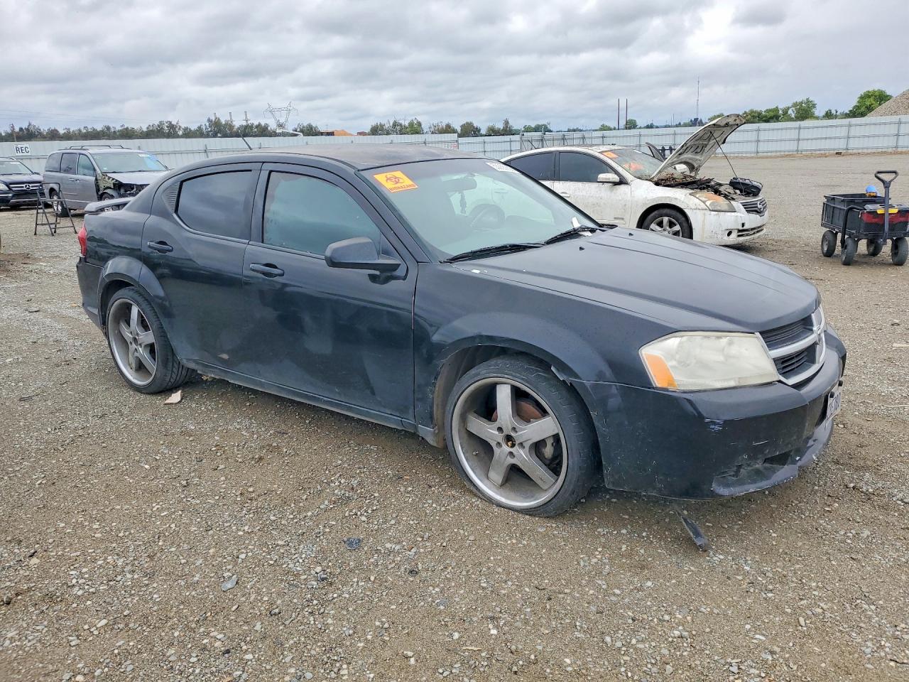 2013 DODGE AVENGER