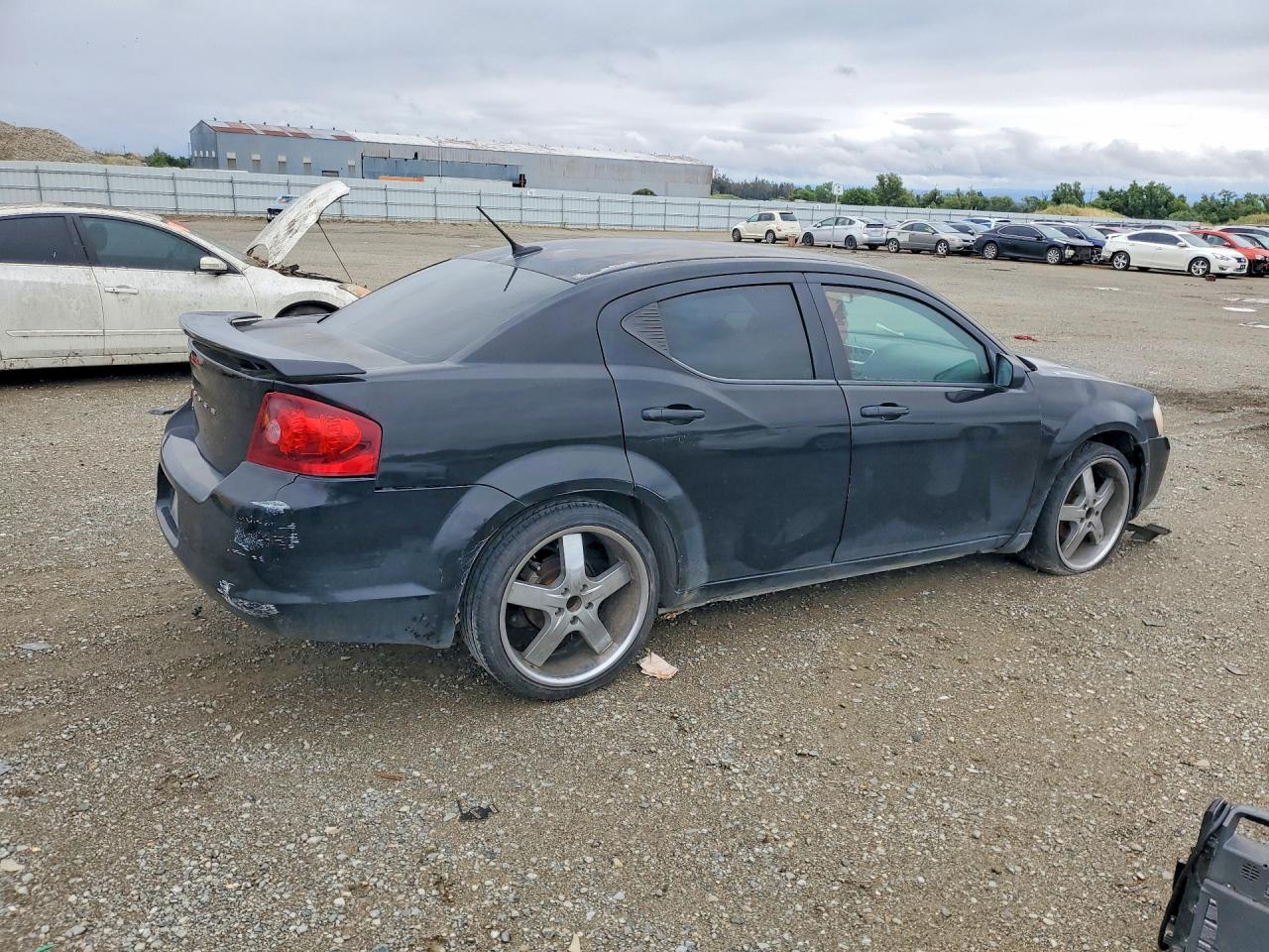 2013 DODGE AVENGER