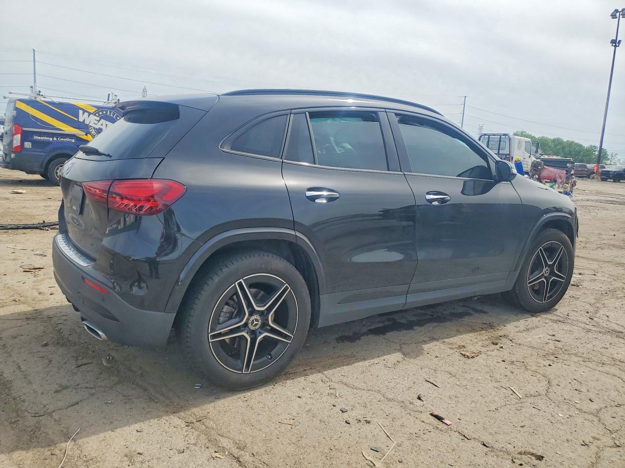 2025 MERCEDES-BENZ GLA-CLASS