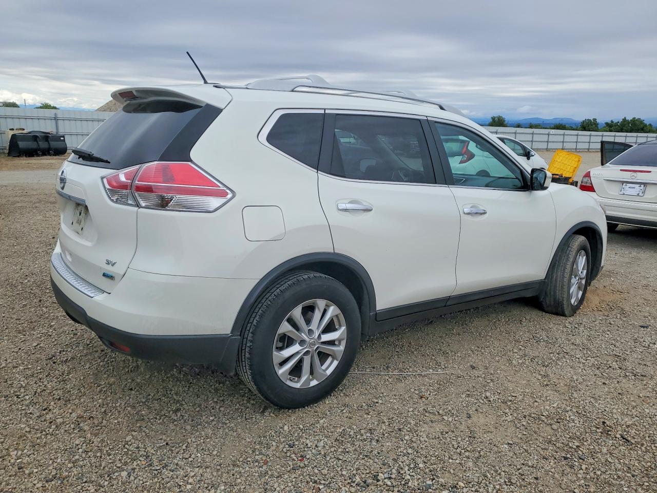 2014 NISSAN ROGUE