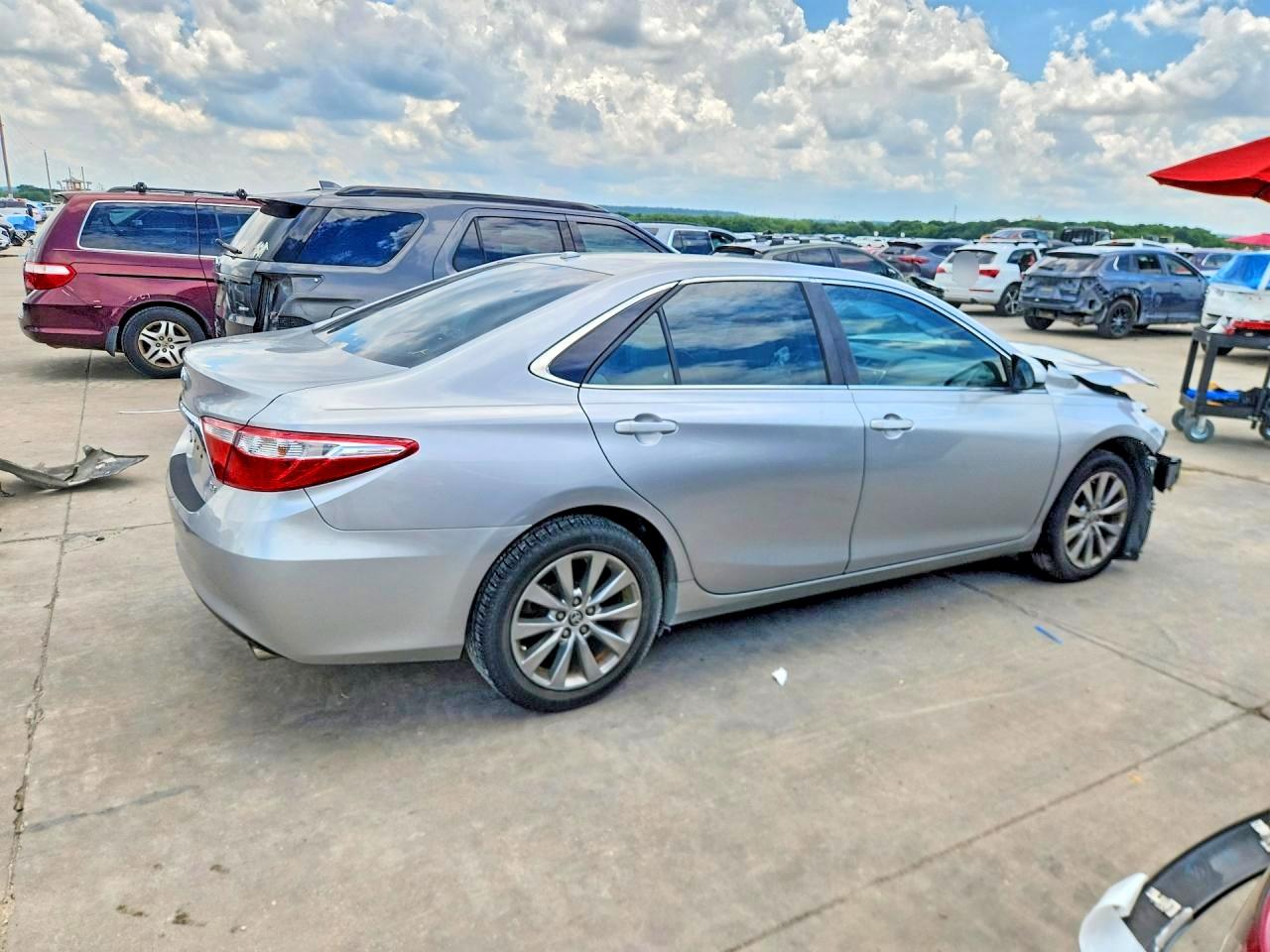2015 TOYOTA CAMRY
