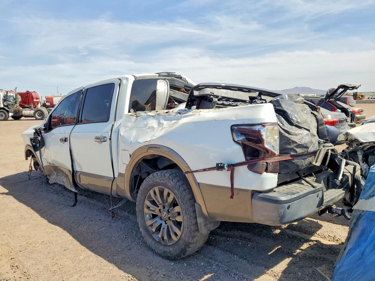2017 NISSAN TITAN