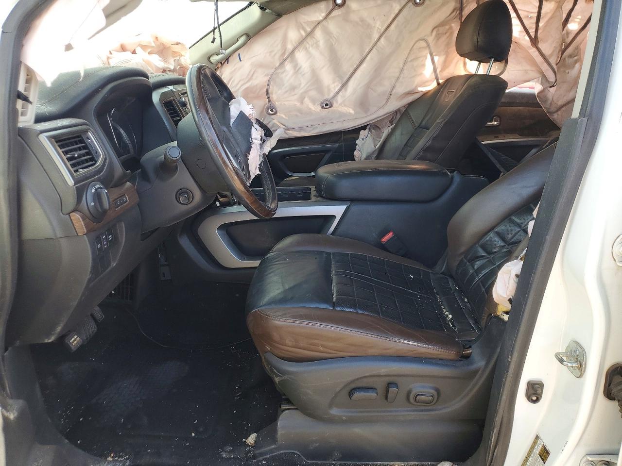 2017 NISSAN TITAN