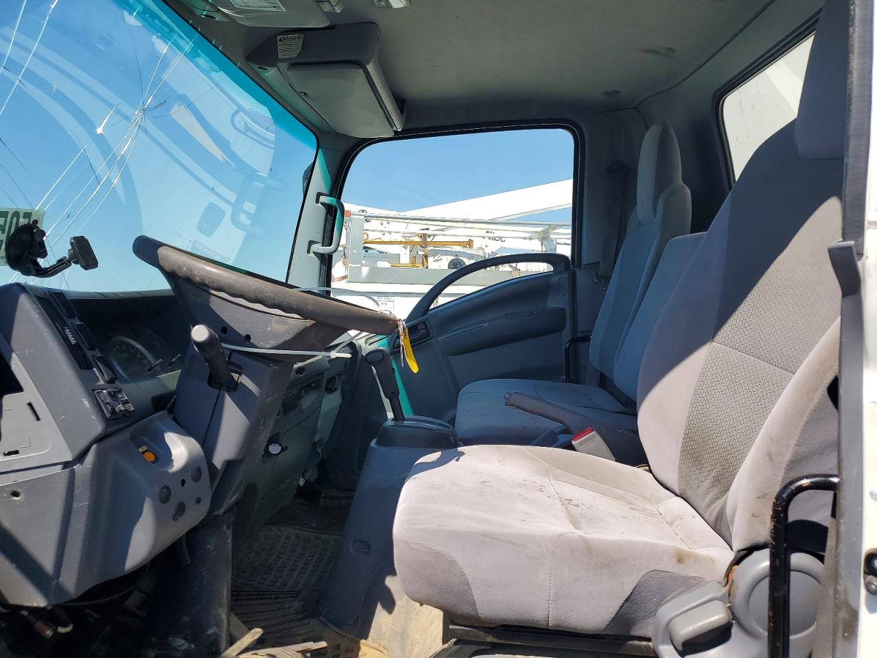 2017 ISUZU NQR