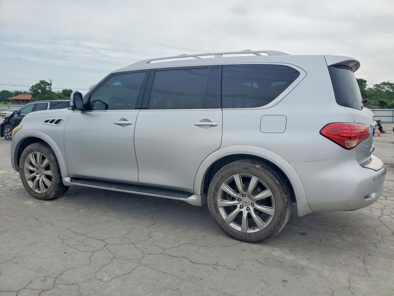 2011 INFINITI QX56