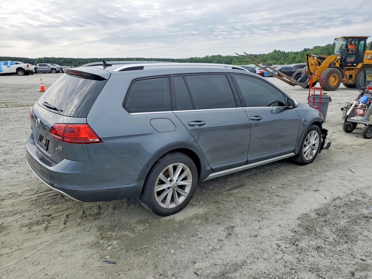 2017 VOLKSWAGEN GOLF