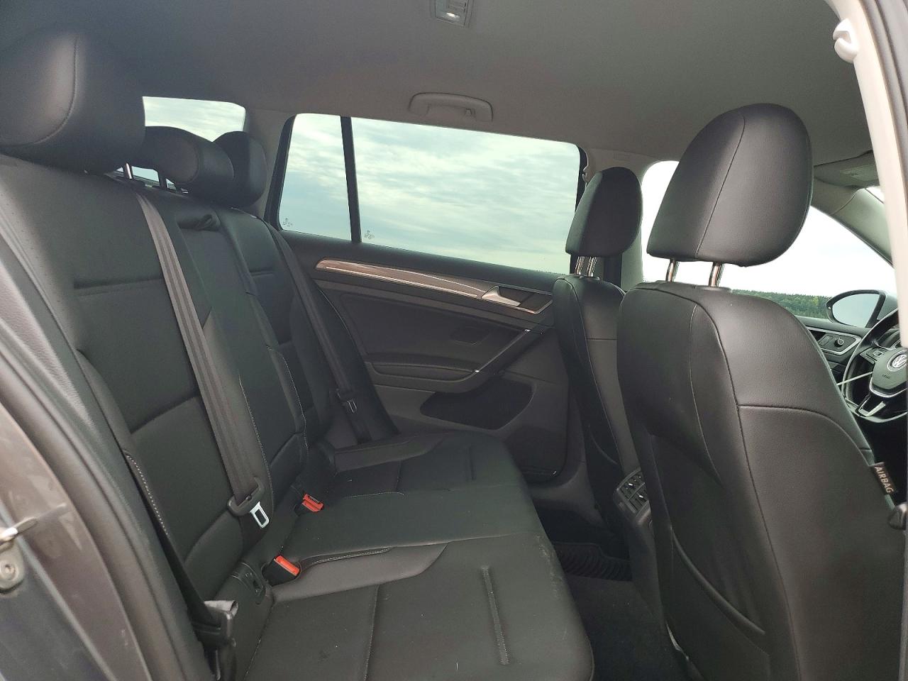 2017 VOLKSWAGEN GOLF