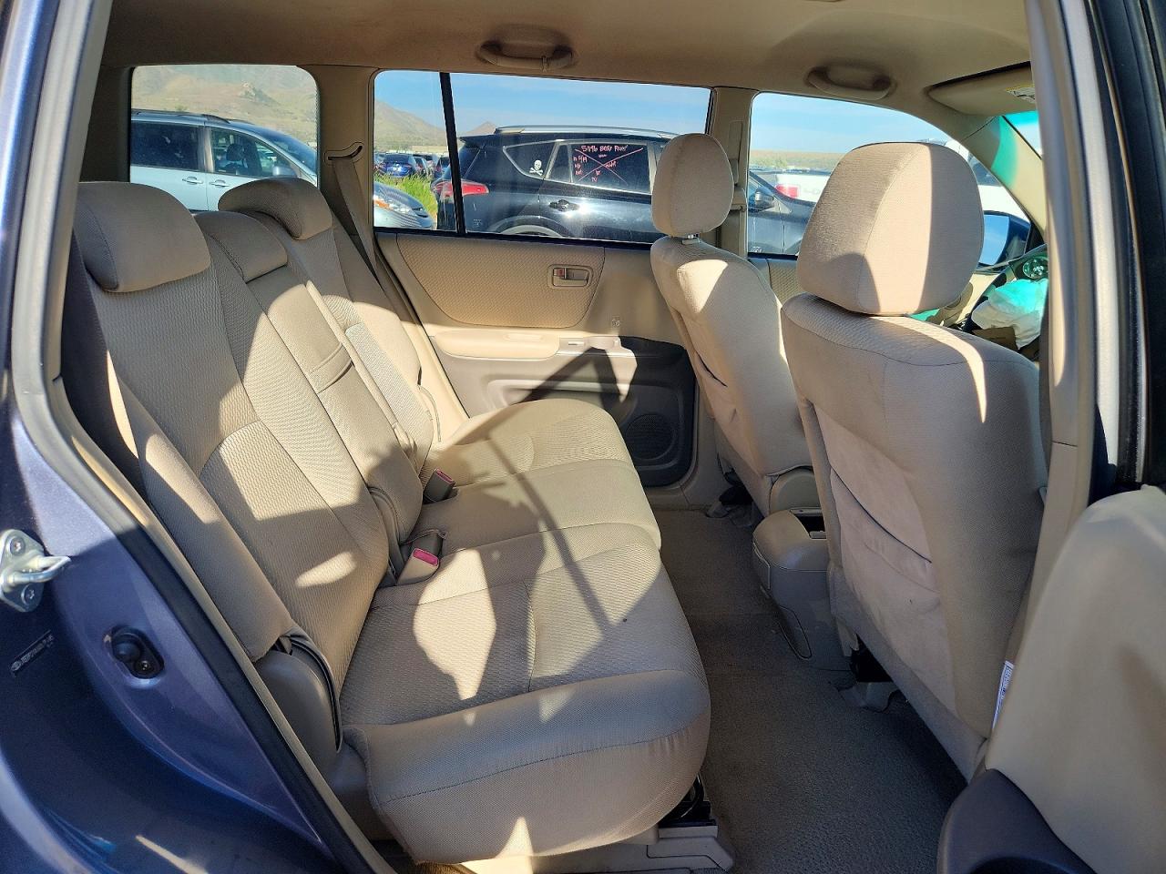 2004 TOYOTA HIGHLANDER