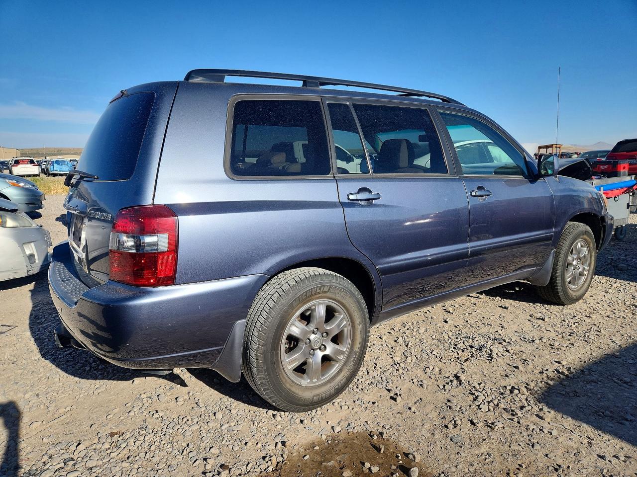 2004 TOYOTA HIGHLANDER