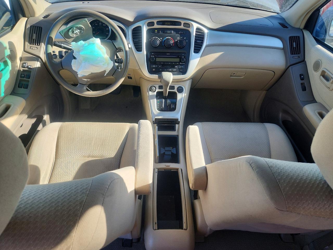 2004 TOYOTA HIGHLANDER