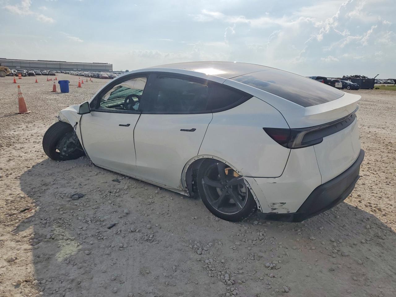 2026 TESLA MODEL Y