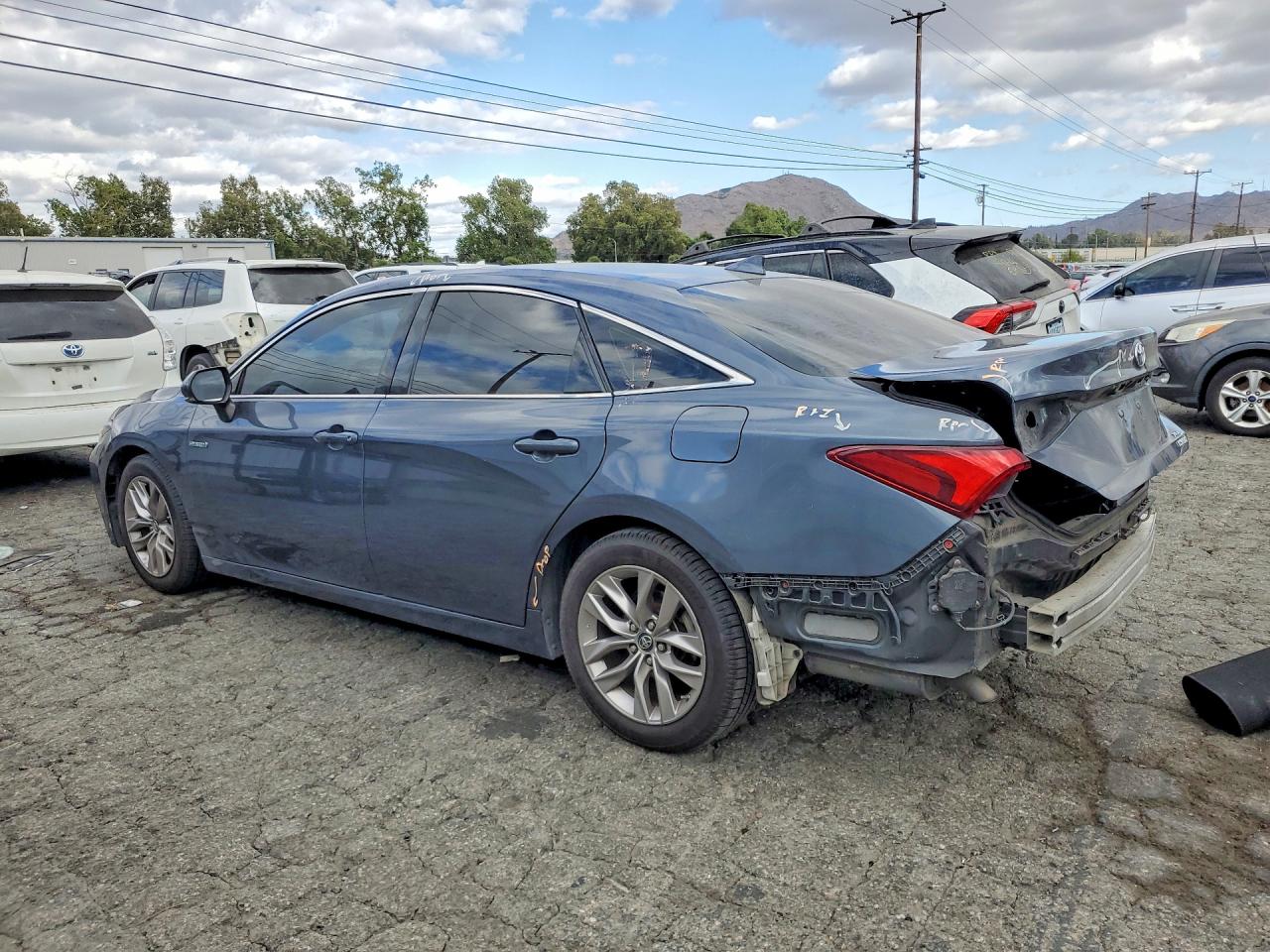 2019 TOYOTA AVALON