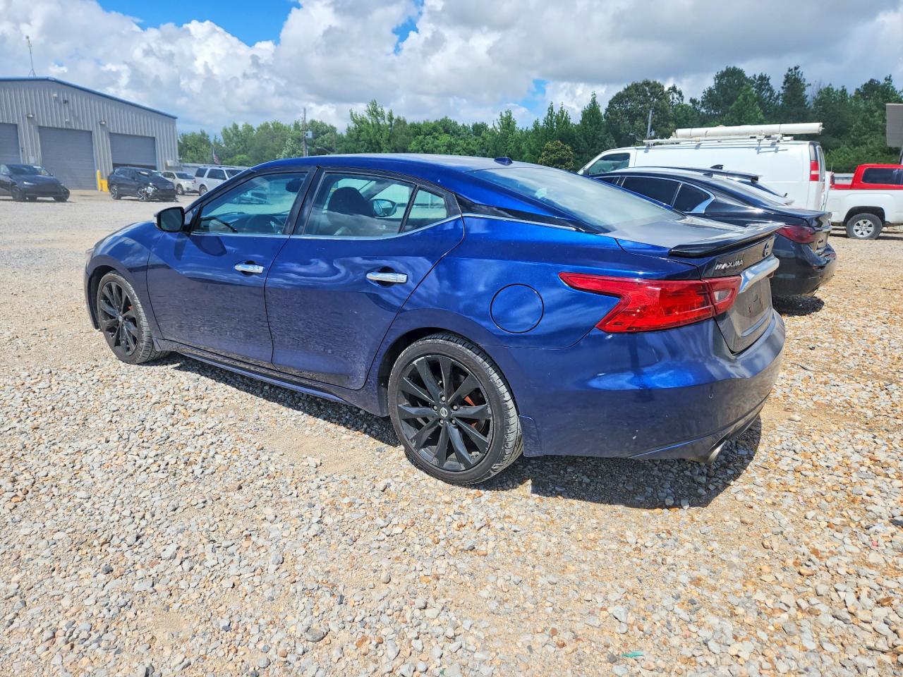 2017 NISSAN MAXIMA