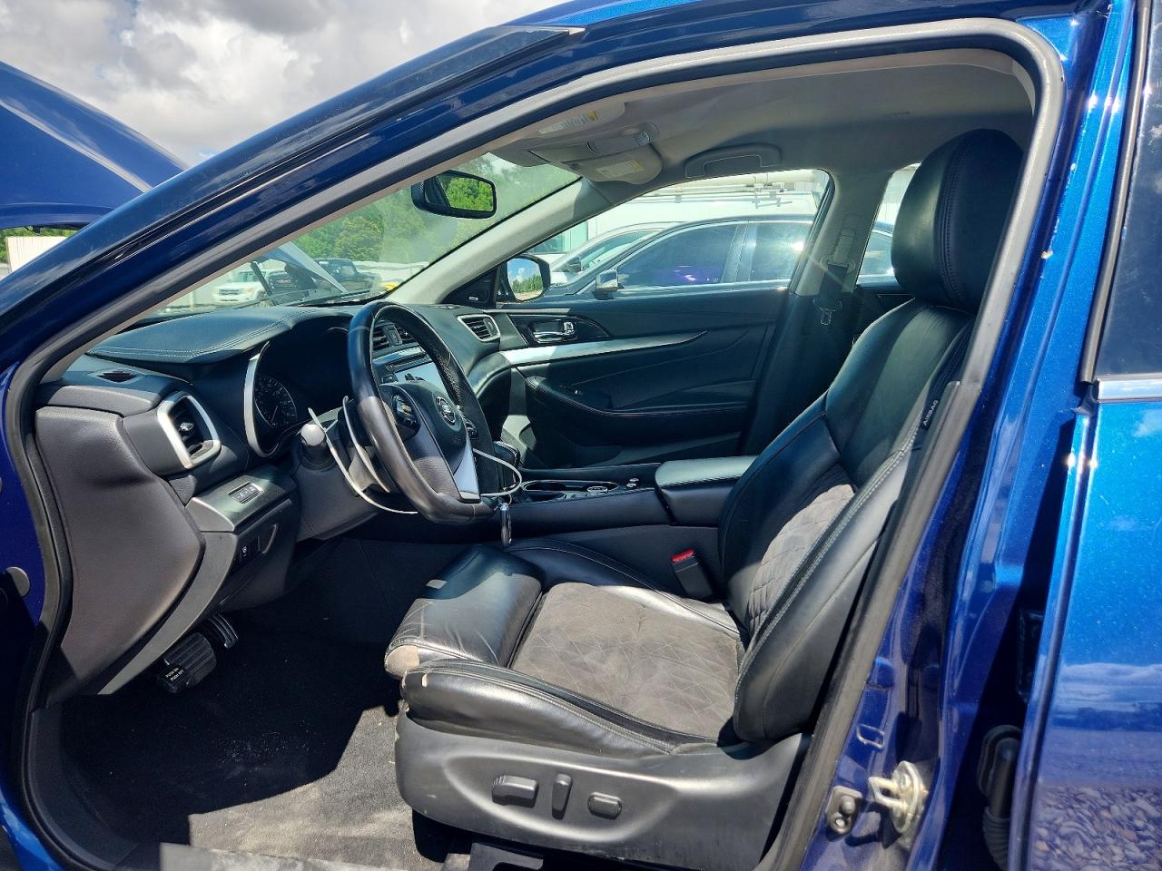 2017 NISSAN MAXIMA