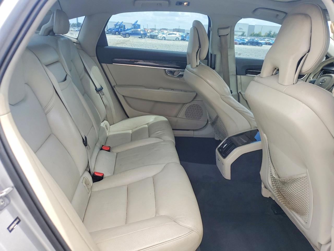2018 VOLVO S90