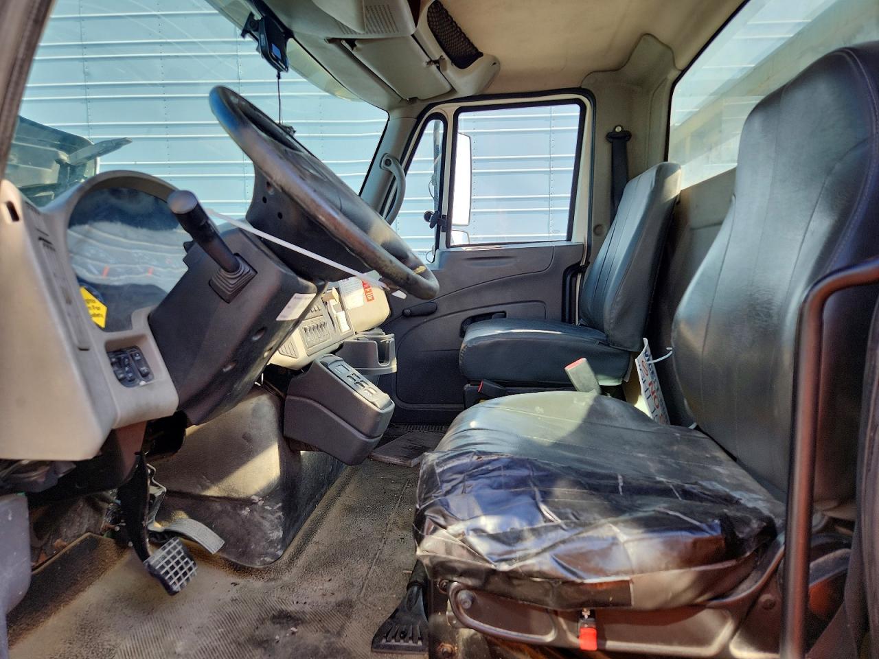 2008 INTERNATIONAL 4000 SERIE