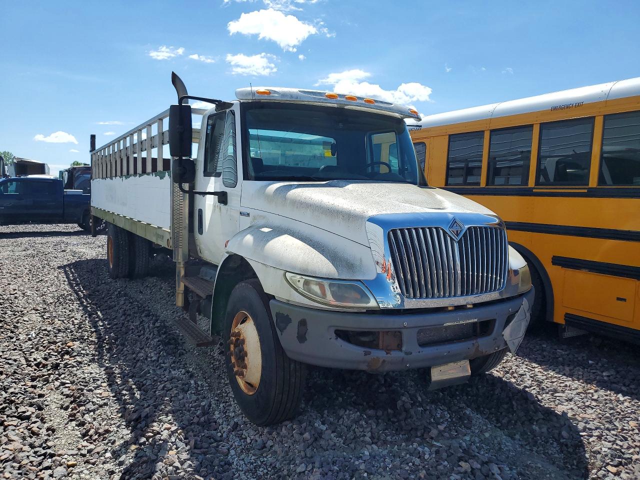 2008 INTERNATIONAL 4000 SERIE