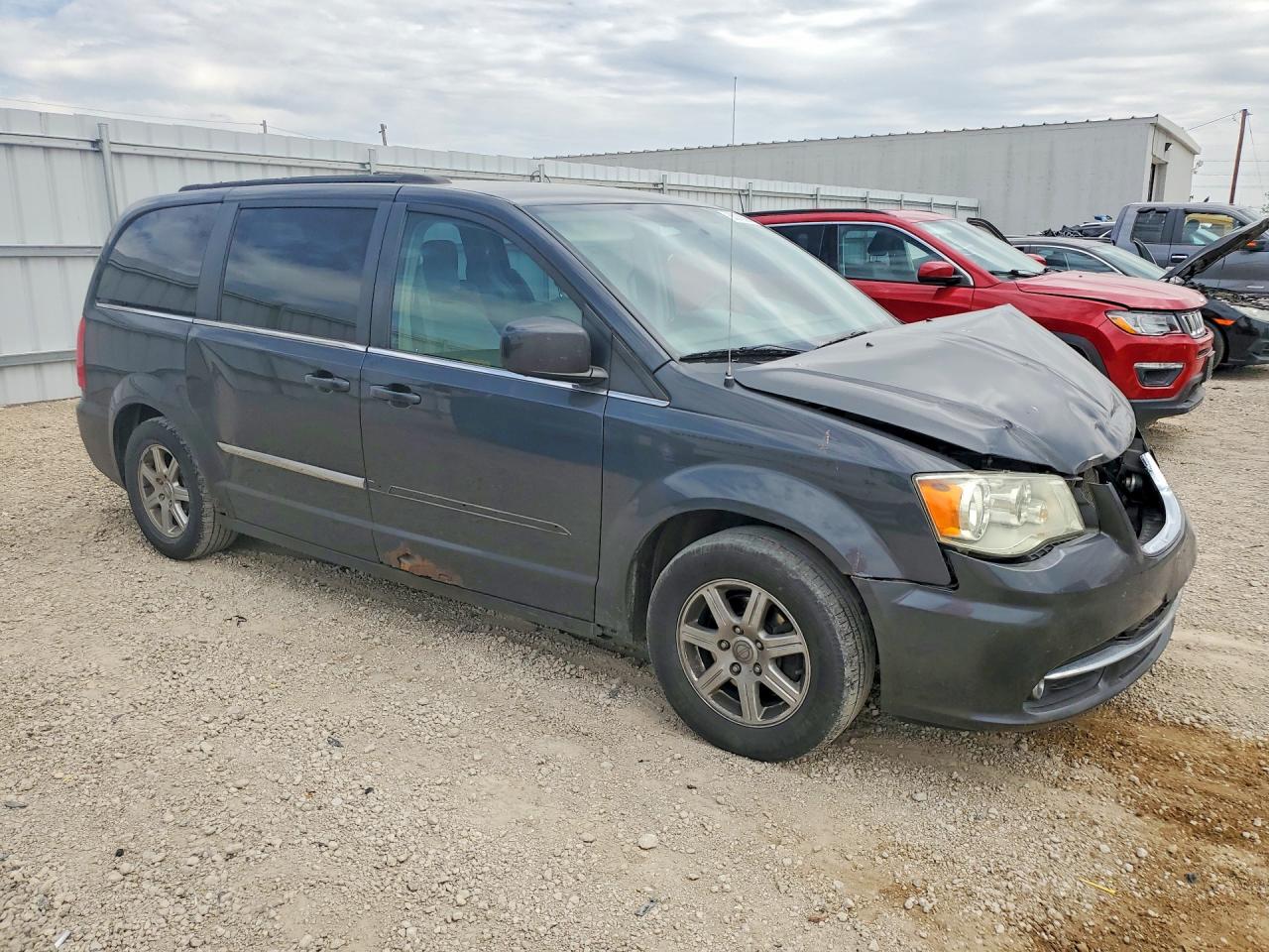 2011 CHRYSLER MINIVAN