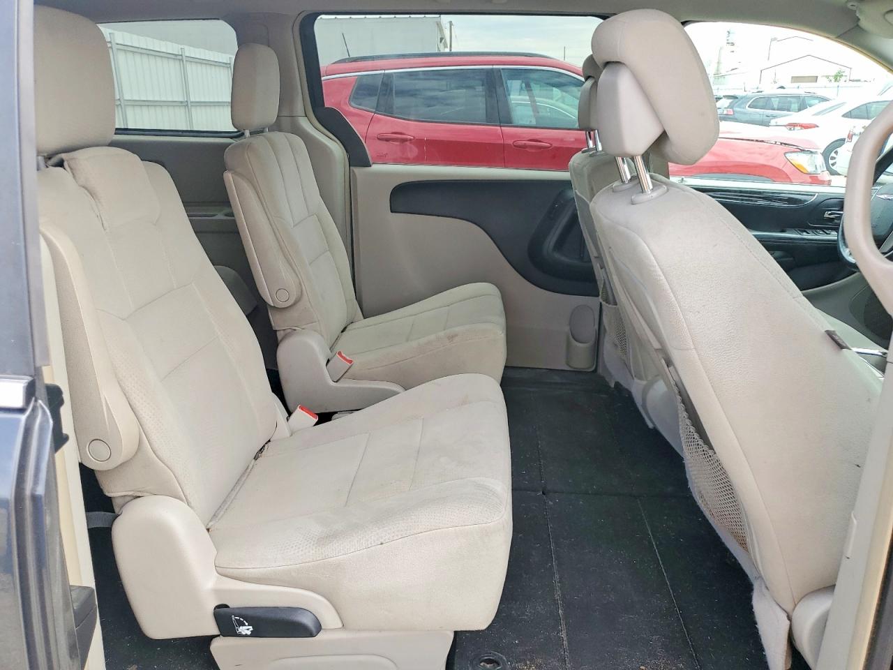 2011 CHRYSLER MINIVAN