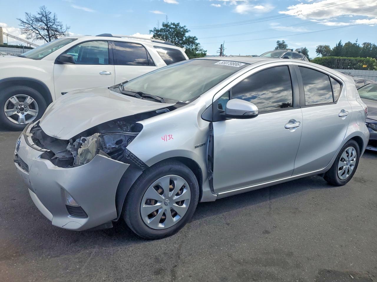 2013 TOYOTA PRIUS