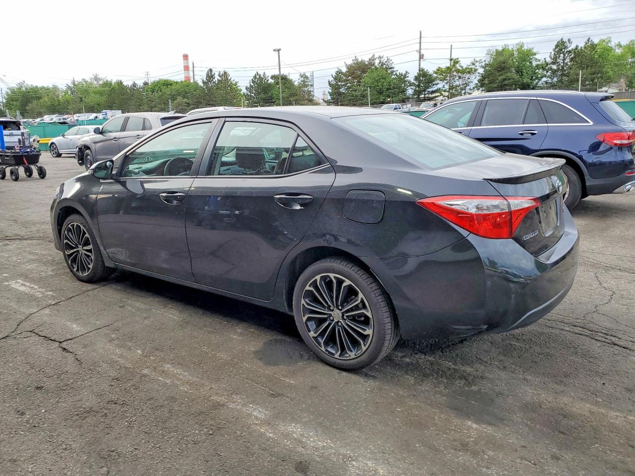 2015 TOYOTA COROLLA