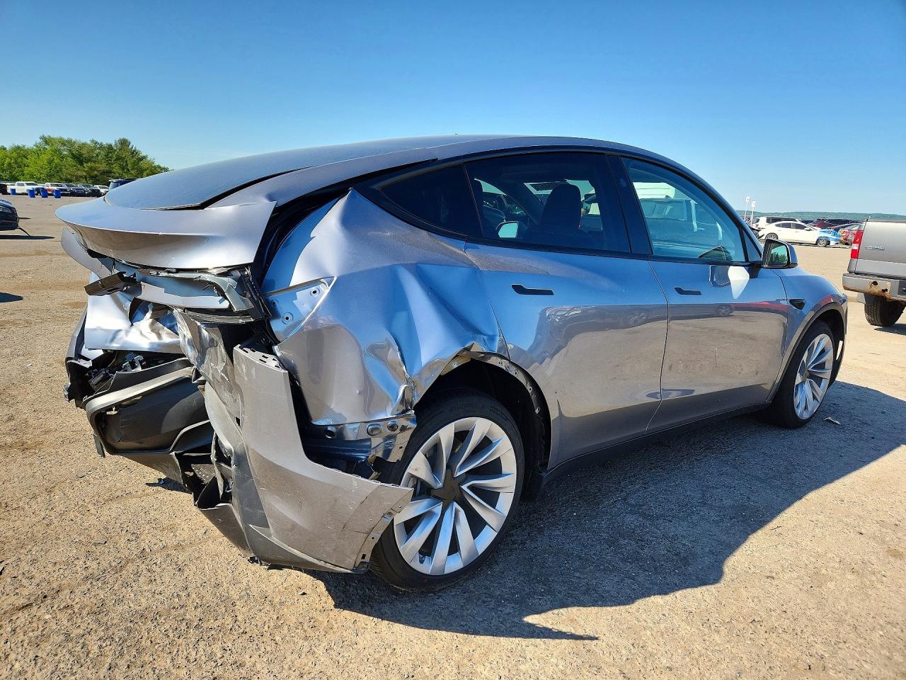 2026 TESLA MODEL Y