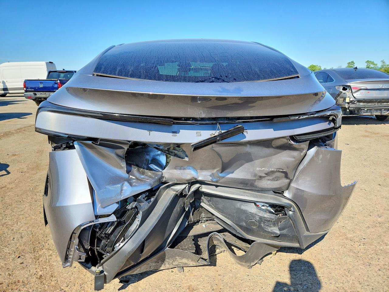 2026 TESLA MODEL Y