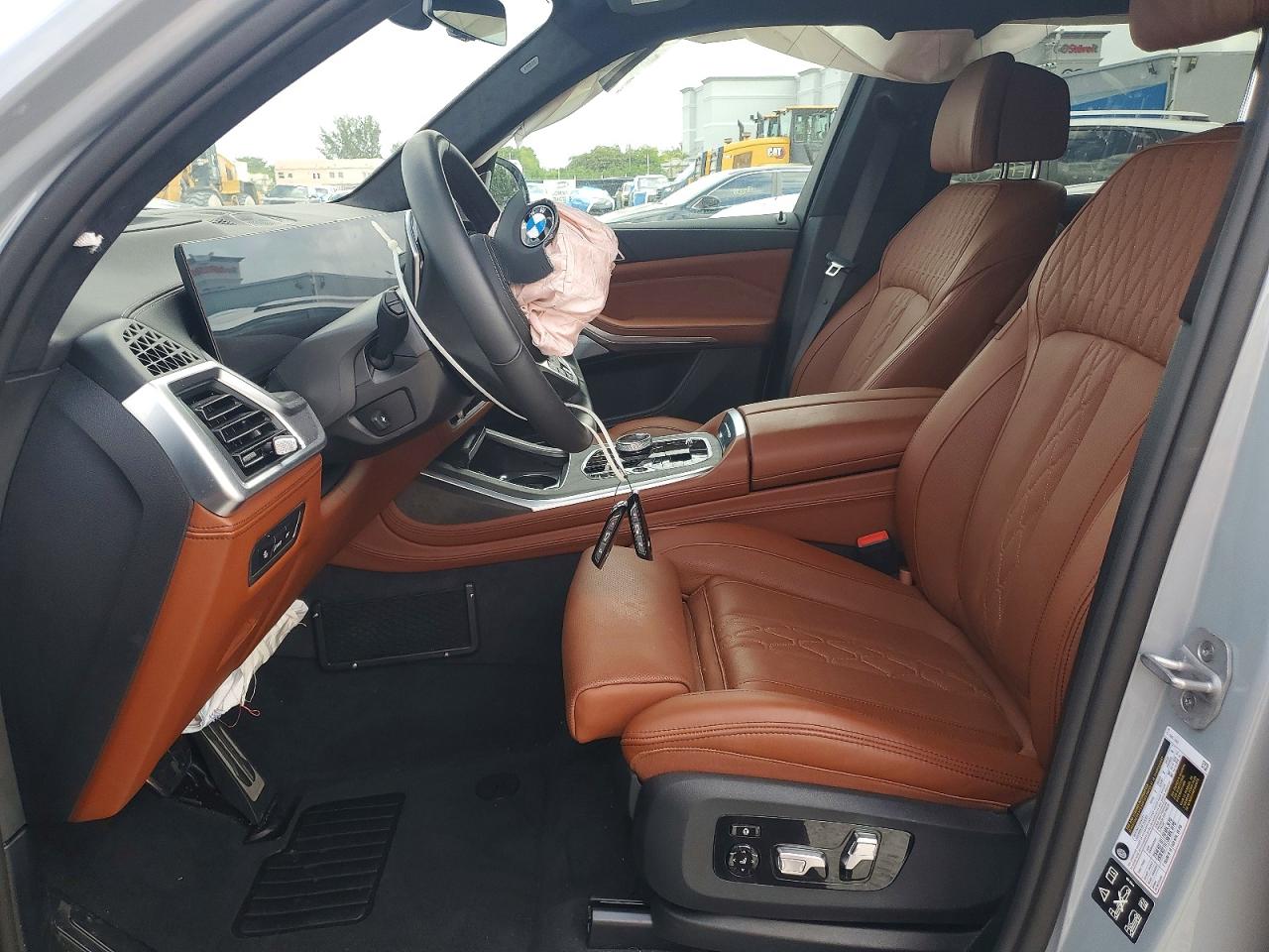 2026 BMW X7