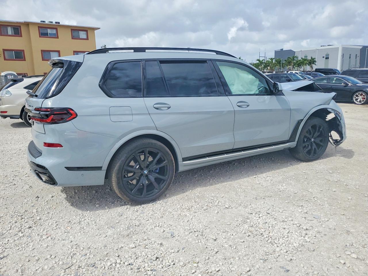2026 BMW X7