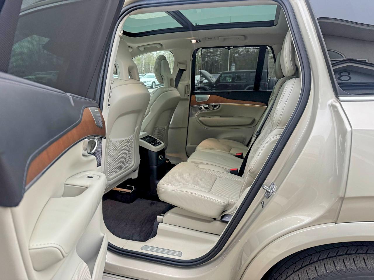 2016 VOLVO XC90