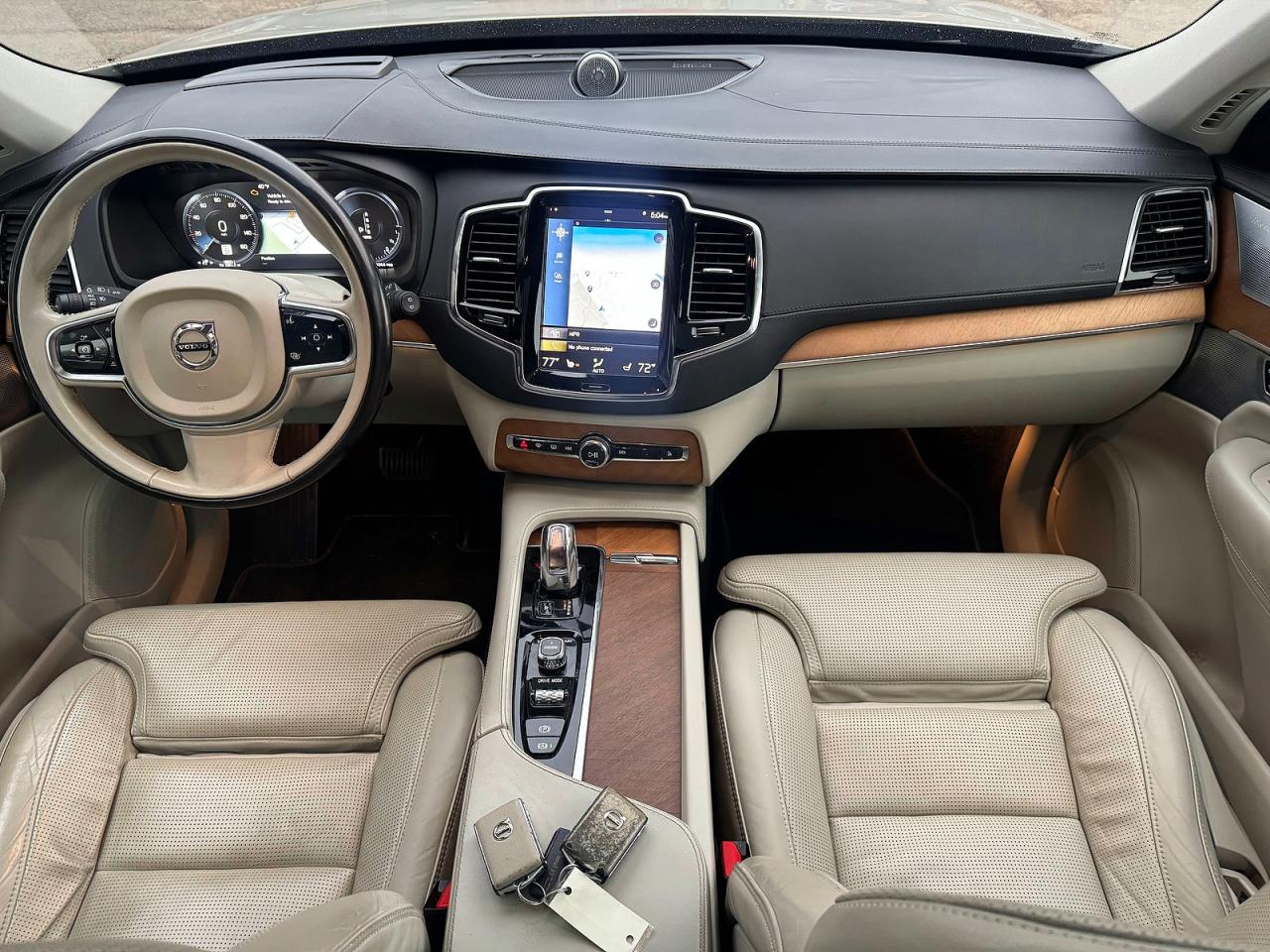 2016 VOLVO XC90