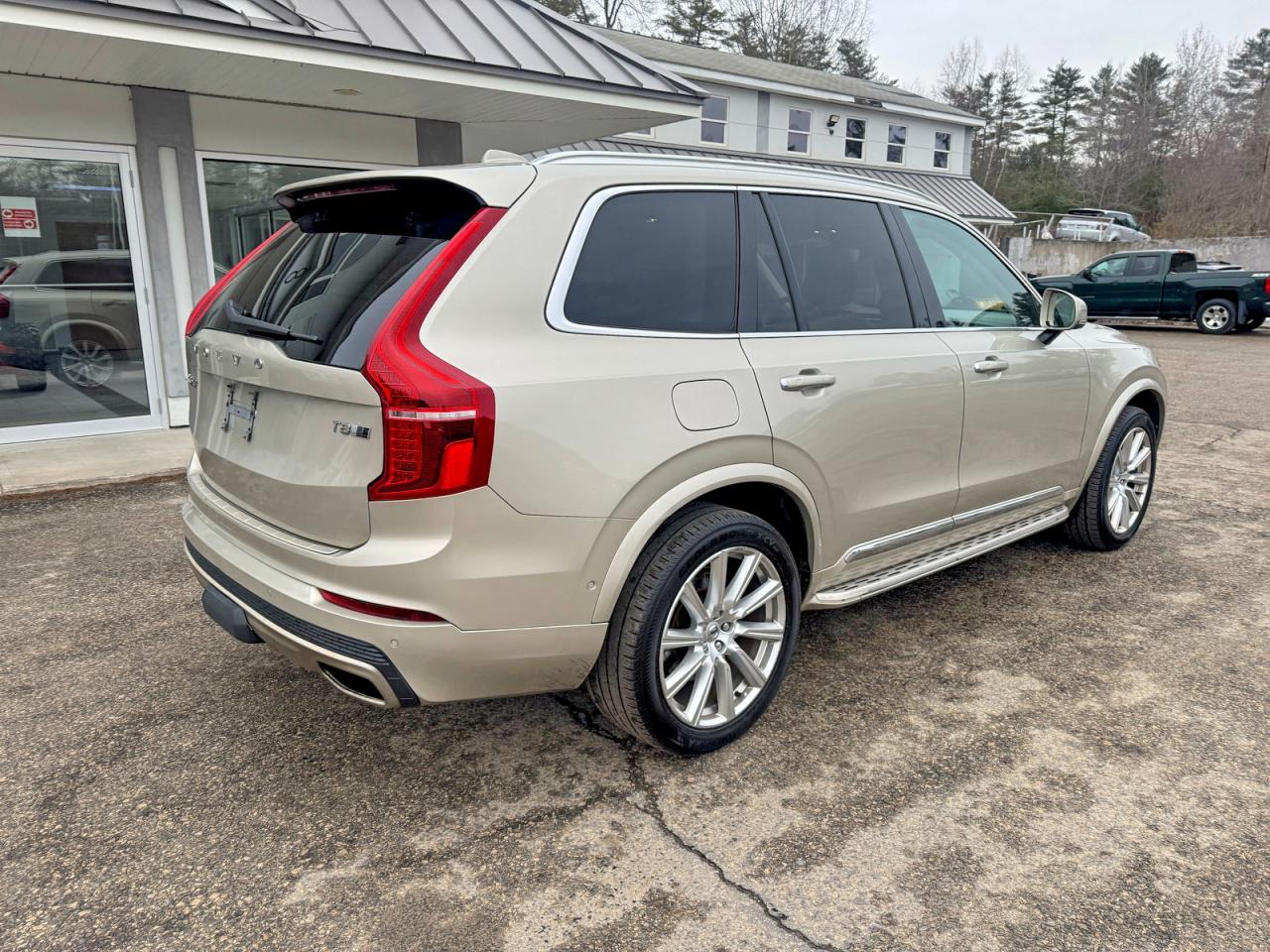 2016 VOLVO XC90